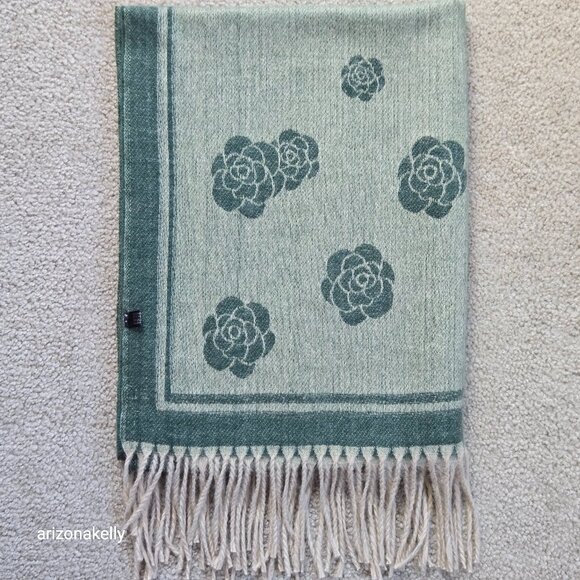 Accessories - NWOT Wool Blend Rose Woven Fringe Scarf Floral Flower